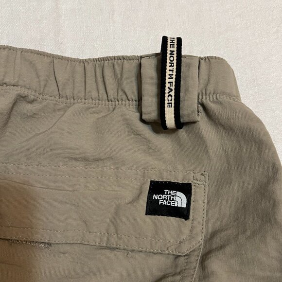 The North Face Men’s Convertible Hiking Pants Sz M Khaki Zip-Off Cargo Outdoor - Picture 3 of 11